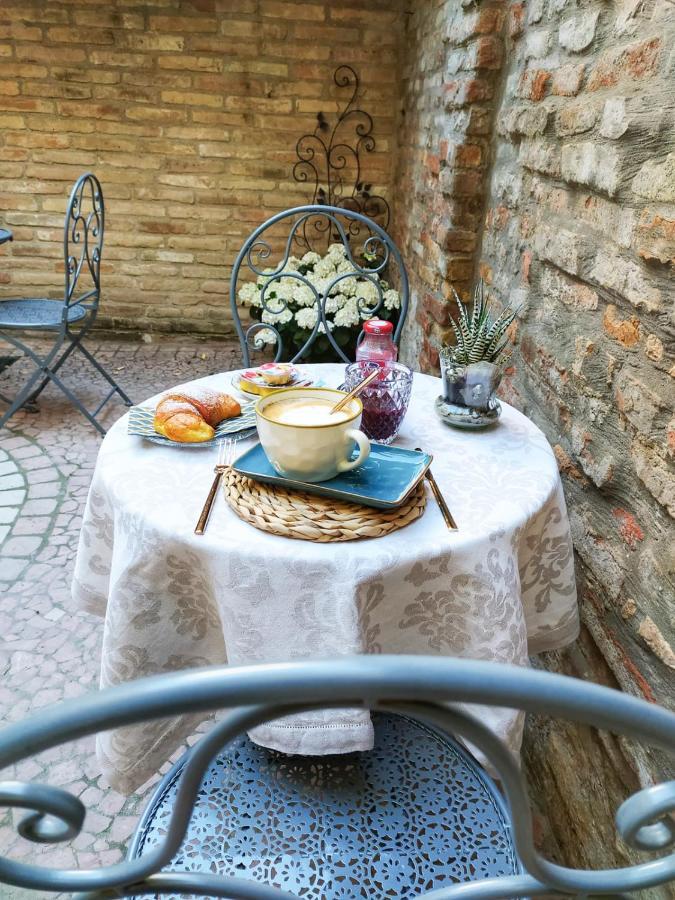 Bed and Breakfast Dimora Deco Луґо Екстер'єр фото