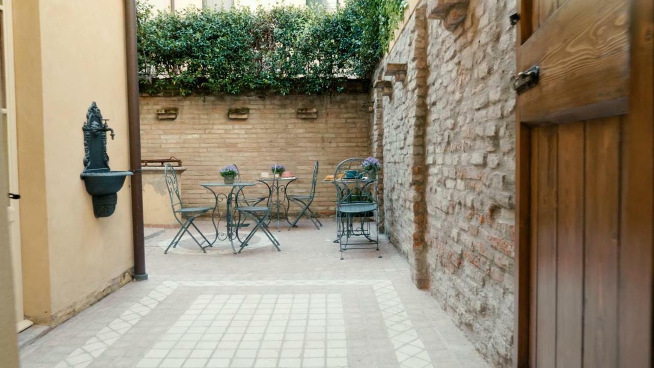 Bed and Breakfast Dimora Deco Луґо Екстер'єр фото
